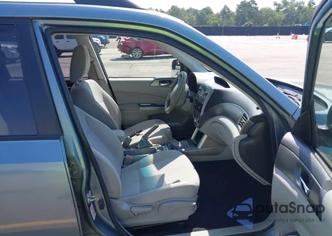 2013 Subaru Forester 2.5X Premium z USA, uszkodzony, nr VIN JF2SHADCXDG423937